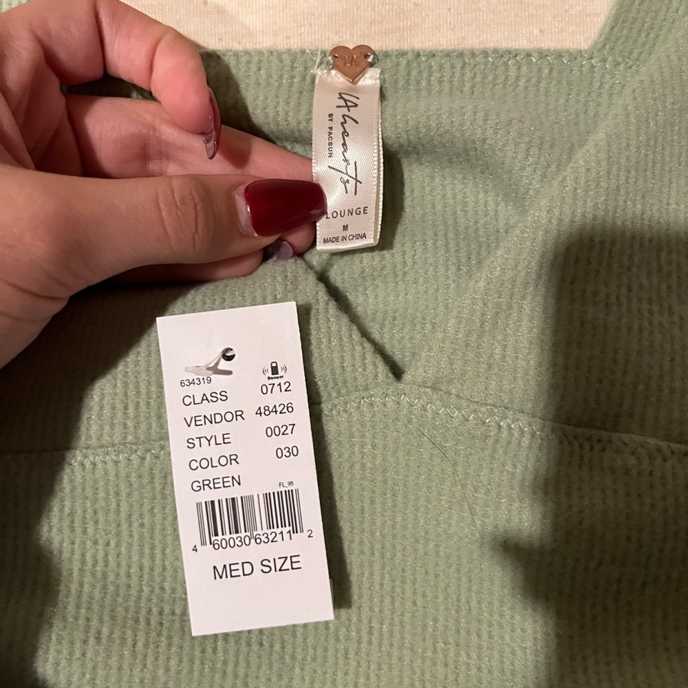 PacSun LA hearts green v-neck tank